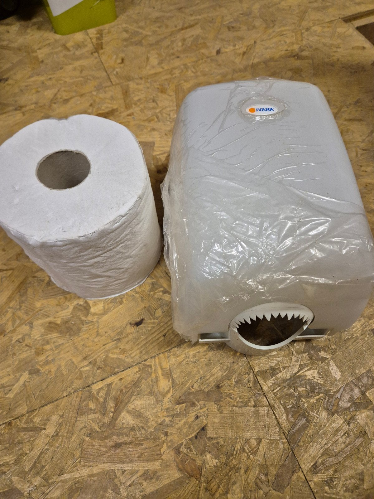 Tk. Papier dispenser voor midirol, Ophalen of Verzenden, Nieuw, Koper, Toilet