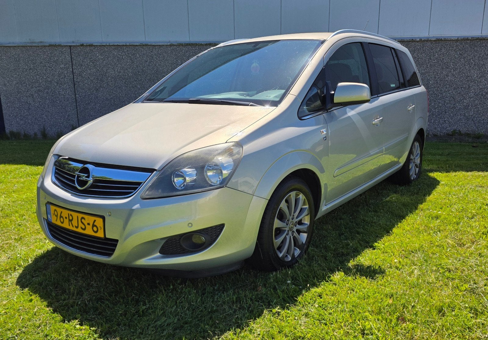 Opel Zafira 1.6 16V 85KW 2011 Beige 7 pesoons, Auto's, Opel, Particulier, Zafira, Benzine, C, MPV, Handgeschakeld, Origineel Nederlands