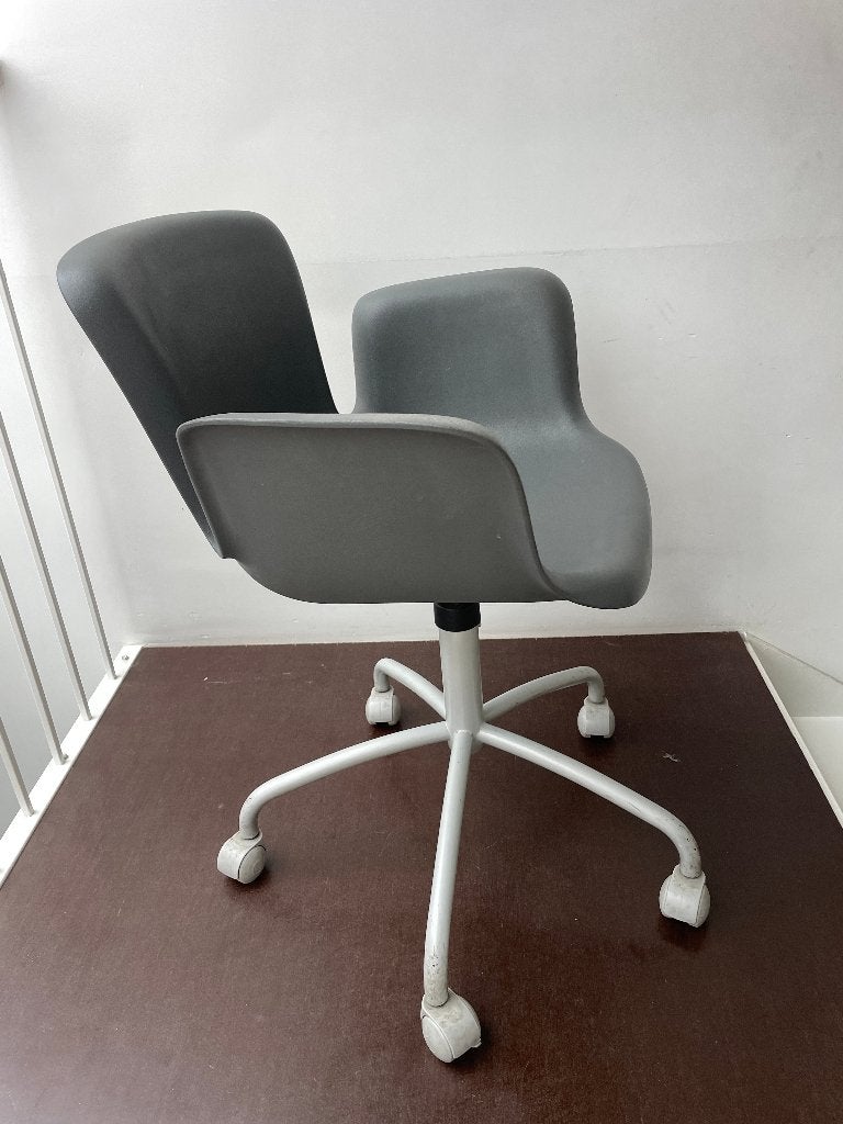 3 x Capellini office Chair / by Werner Aisslinger, Huis en Inrichting, Ophalen, Gebruikt, Grijs, Bureaustoel