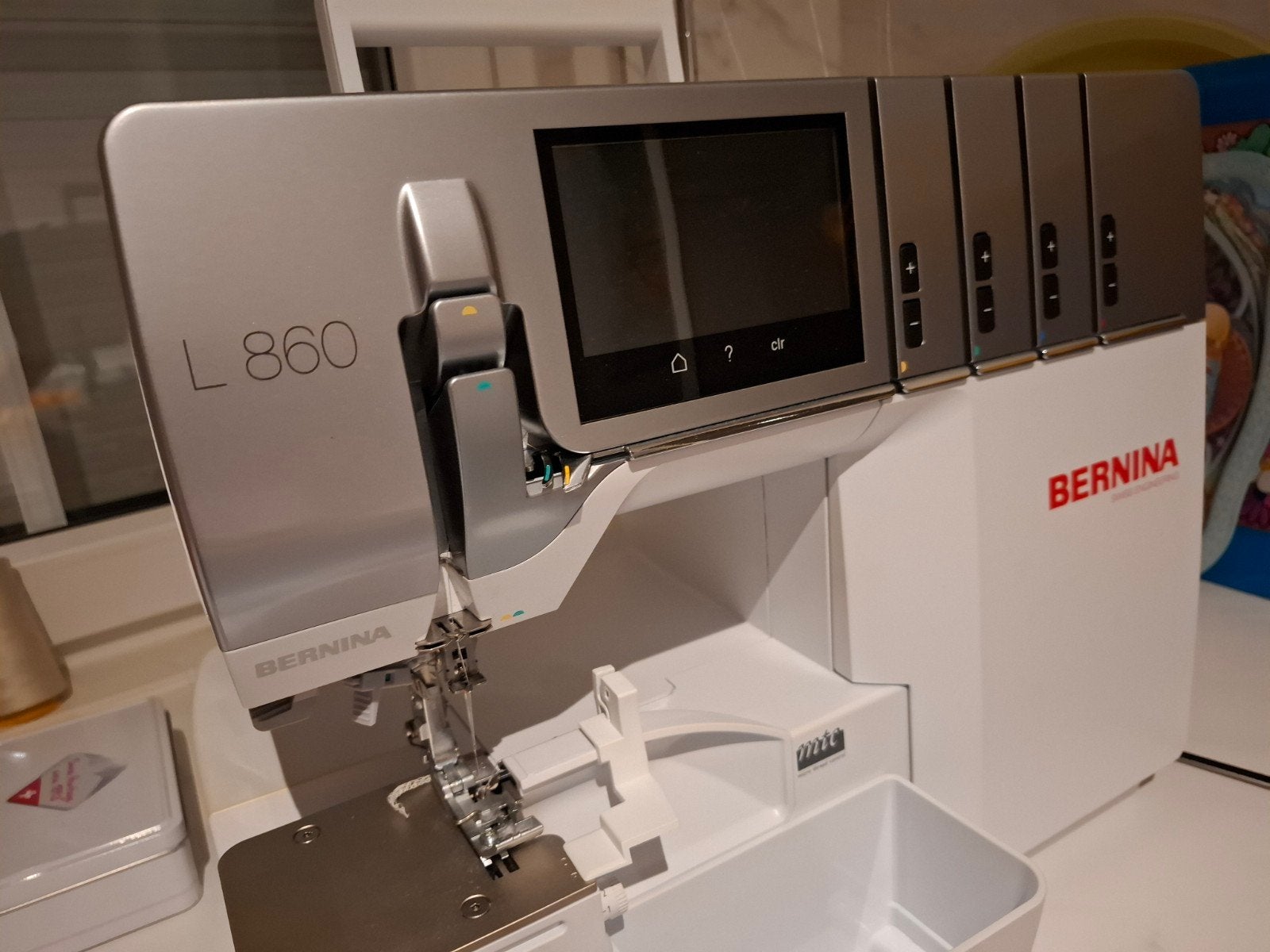 Bernina L 860 Lockmachine - Zo goed als nieuw, Ophalen of Verzenden, Zo goed als nieuw, Lockmachine, Bernina