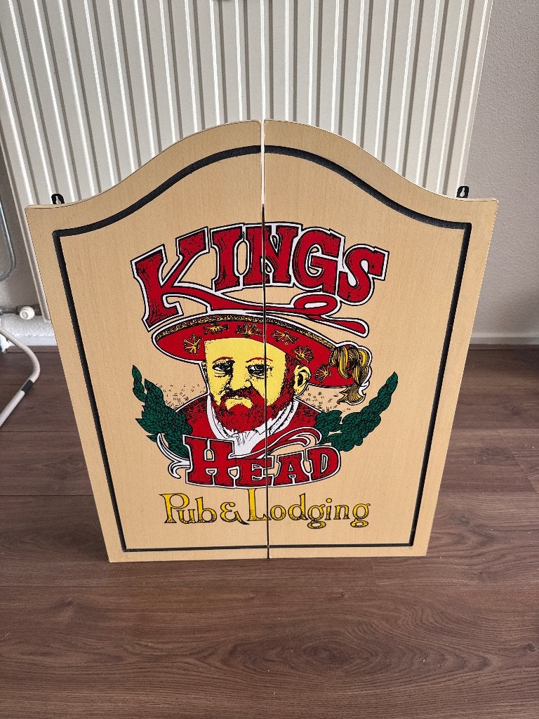 Dartbord houten kabinet, Sport en Fitness, Darts, Ophalen, Gebruikt, Dartbord