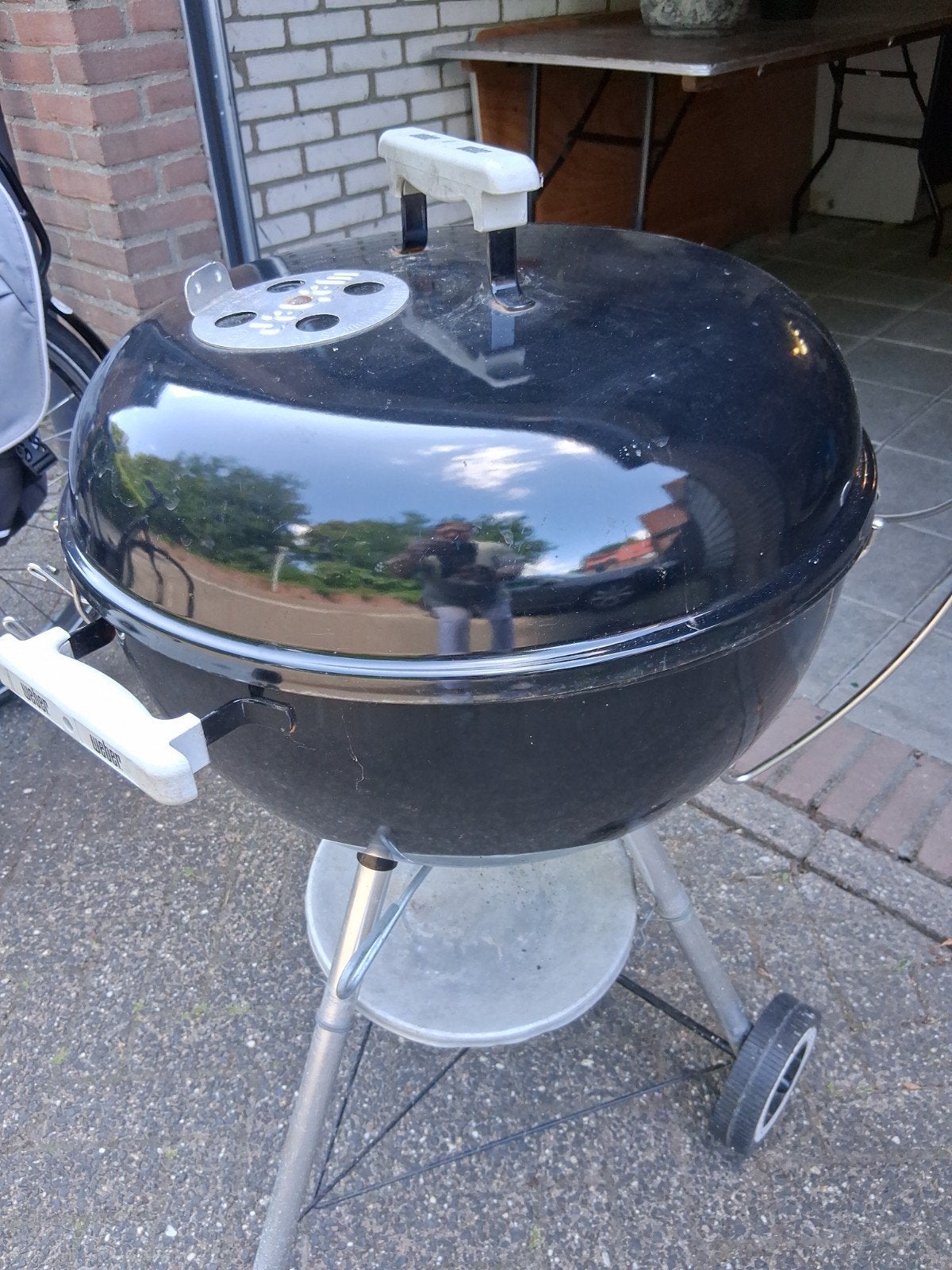weber BBQ, Ophalen