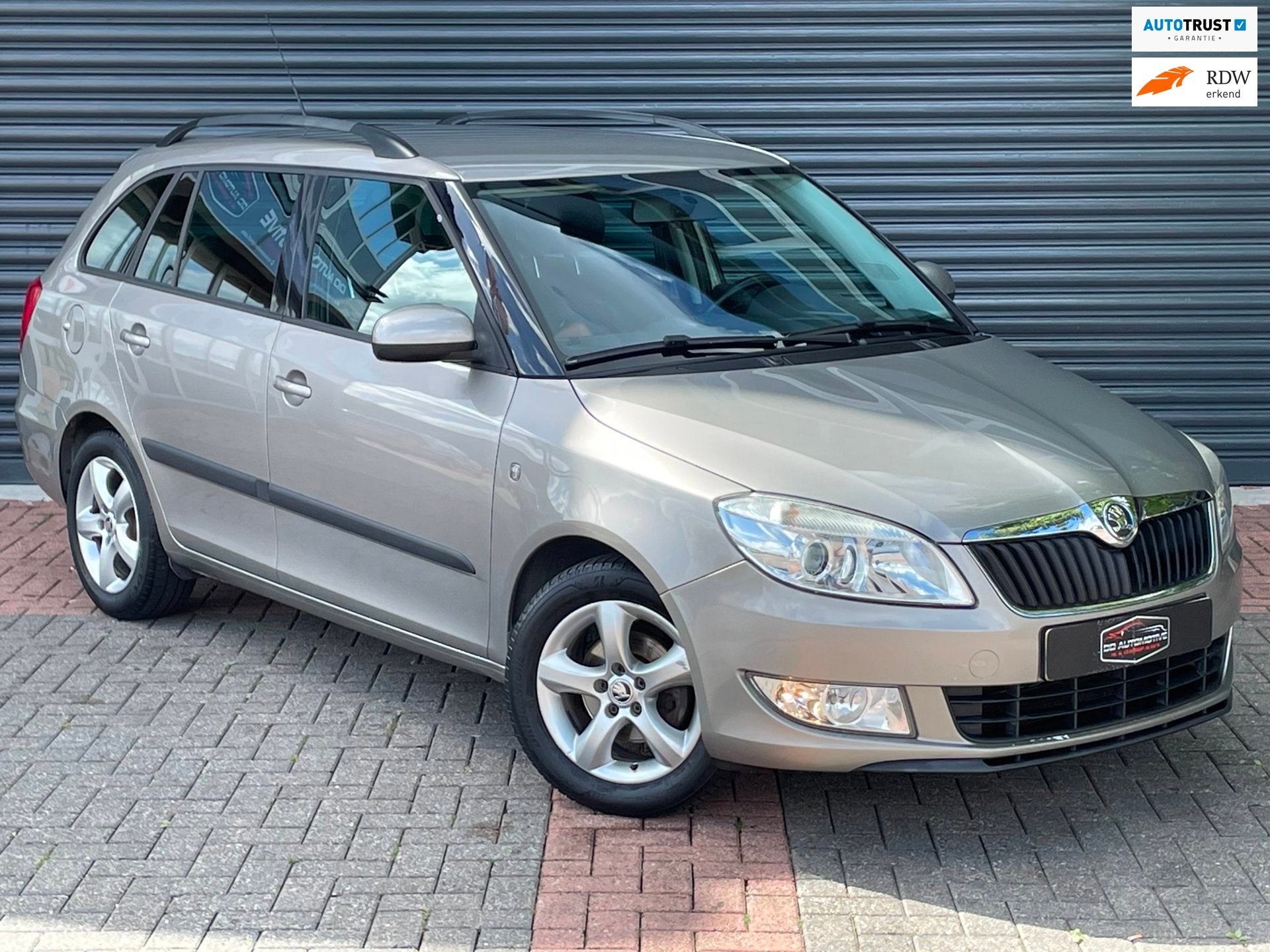 Skoda Fabia Combi 1.2 TSI Elegance Trekhaak | Pdc | Cruise |, Voorwielaandrijving, Euro 5, Zwart, 4 cilinders