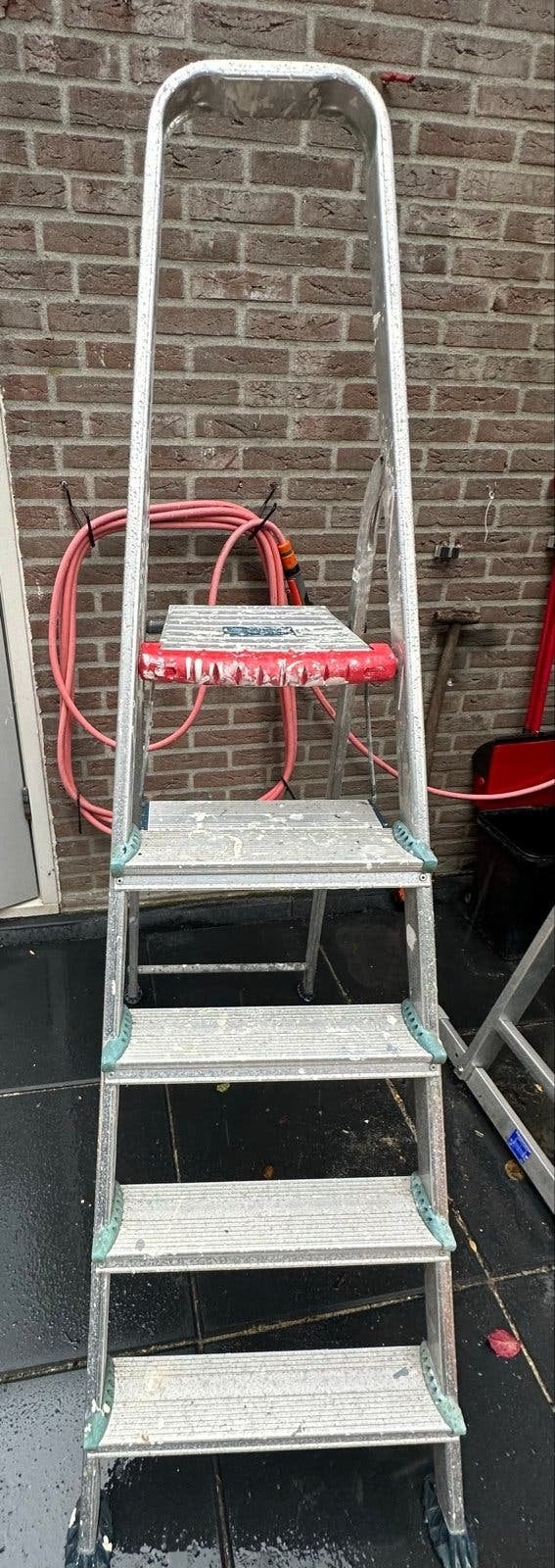 Altrex trap 5 treden - Stevige en veilige huishoudtrap, Doe-het-zelf en Verbouw, Ophalen, Gebruikt, Trap, Minder dan 2 meter