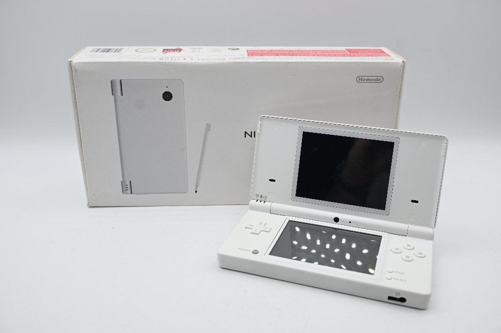Nintendo DSi Wit + Doos - Gebruikt, Spelcomputers en Games, Spelcomputers | Nintendo DS, Nintendo, Gebruikt, Wit, Nintendo of Europe GmbH, Herriotstrasse 4, 60528 Frankfurt am Main, Duitsland