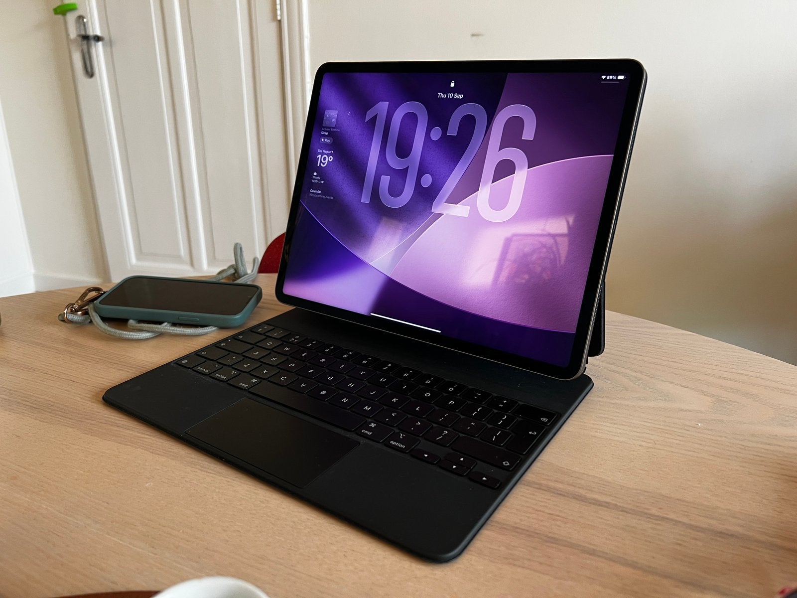 iPad Pro M1 12,9" 256GB Space Gray + Magic Keyboard, Computers en Software, 13 inch of meer, Ophalen of Verzenden, Zo goed als nieuw