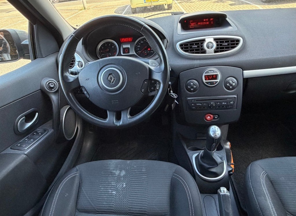 Renault CLIO 1.2 TCE Collection CLIMA PDC 2DE EIG, RIJDT GOE, Voorwielaandrijving, Euro 5, Gebruikt, 4 cilinders