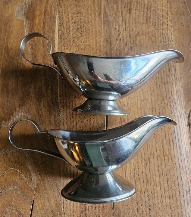 2 klassieke RVS sauskommen, juskommen, Ophalen of Verzenden