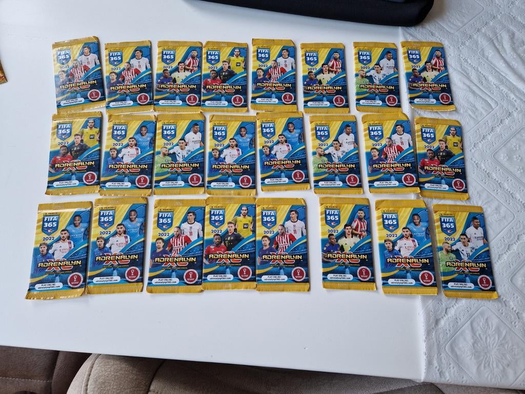 25 pakjes FIFA 365 Adrenalyn XL 2022, Ophalen of Verzenden, Nieuw, Meerdere plaatjes