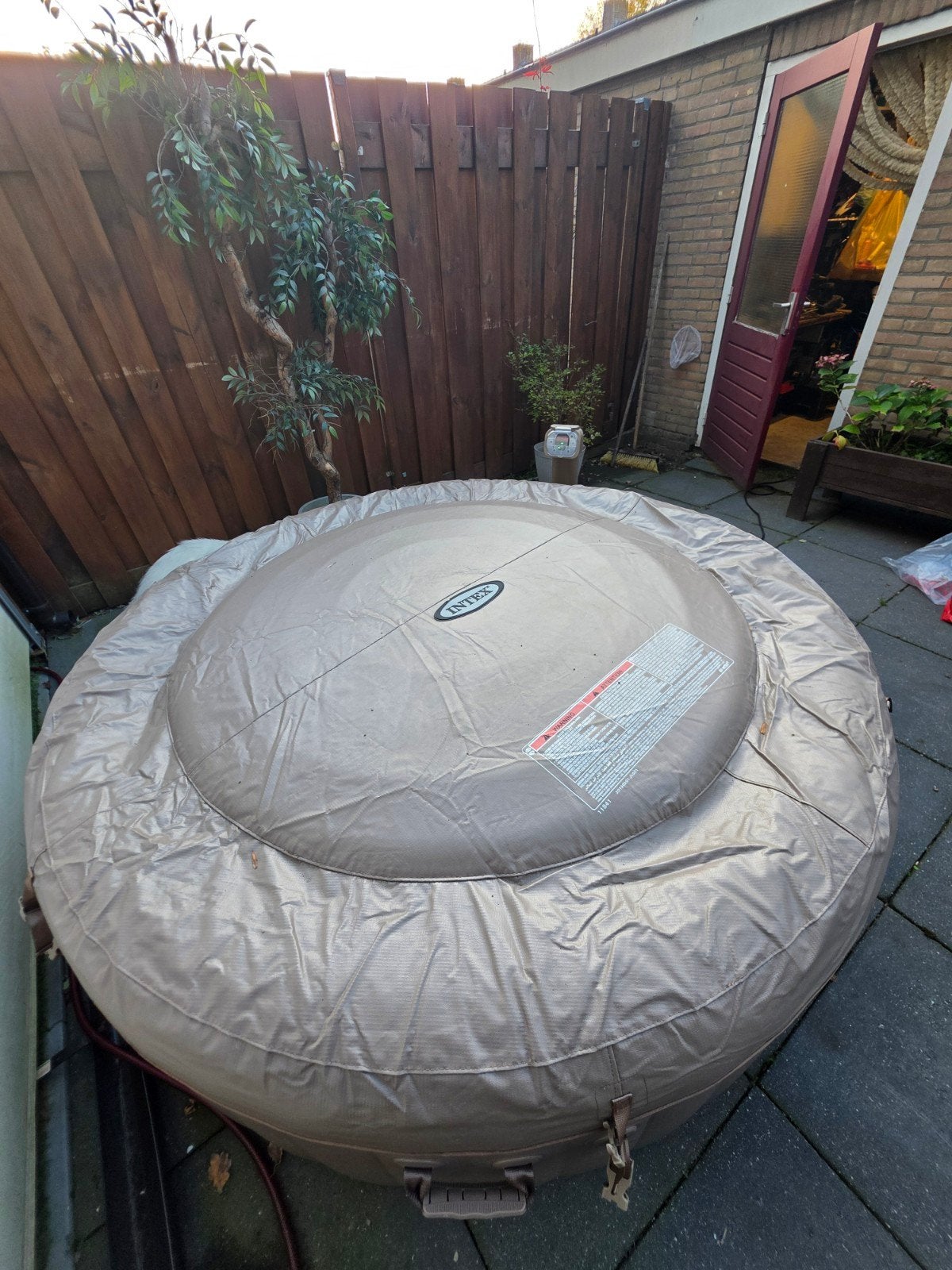intex jacuzzi voor 4  personen, Ophalen, Gebruikt