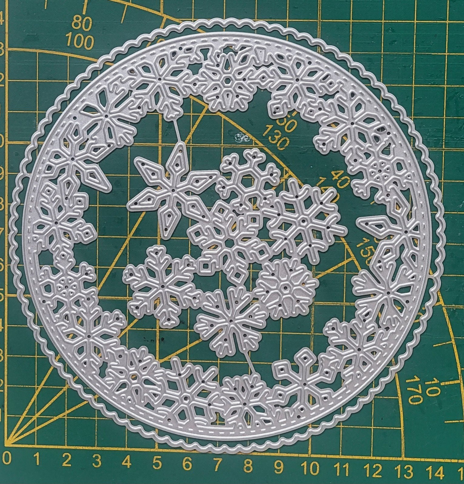 Nieuw  Snijmal frame rond/ sneeuwvlok, Ophalen of Verzenden, Nieuw, Overige thema's, Pons of Mal