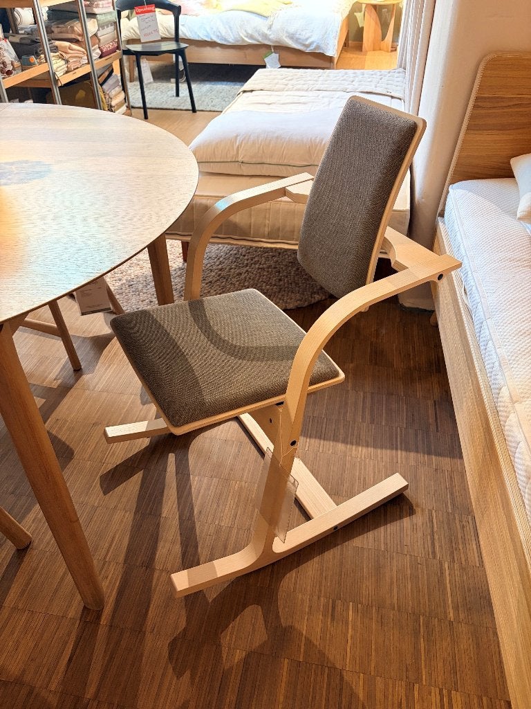 Showroommodel Varier eetkamerstoel - bureaustoel Actulum, Huis en Inrichting, Stoelen, Ophalen, Karenslyst Allé 10 Oslo, 0278, Norwegen