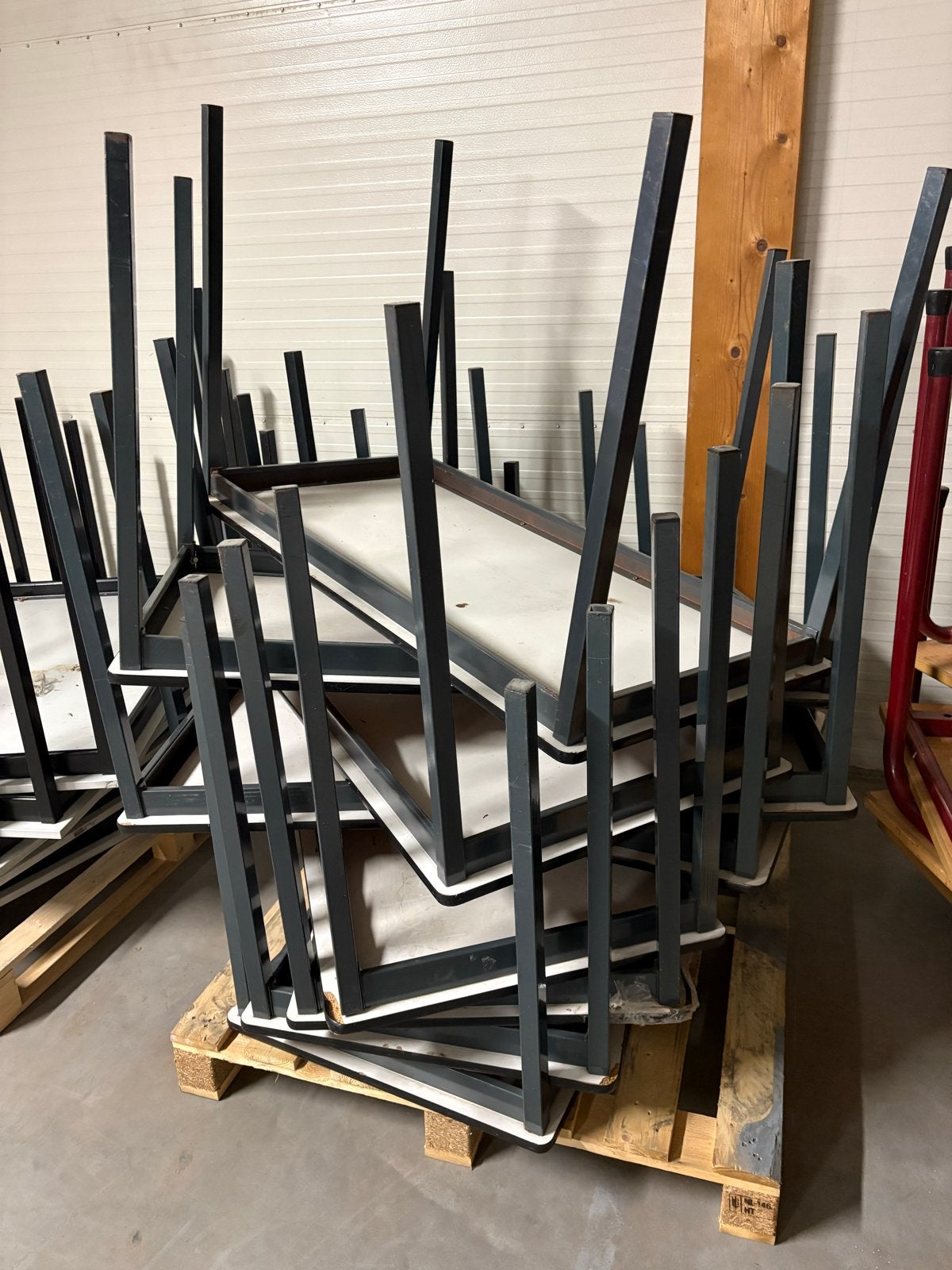 Partij gebruikte tafels in diverse afmetingen, Ophalen, Gebruikt, 100 tot 150 cm, 50 tot 100 cm