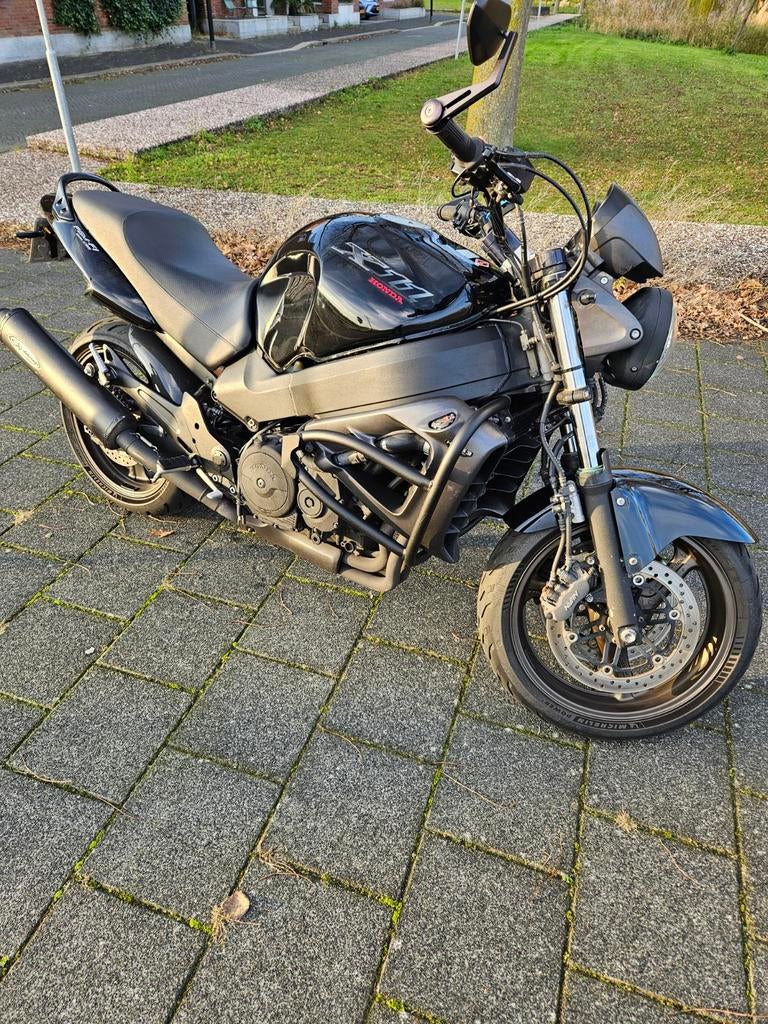 Honda CB1100 X11 Naked bike uit 2001 met Handvatverwarming, Motoren