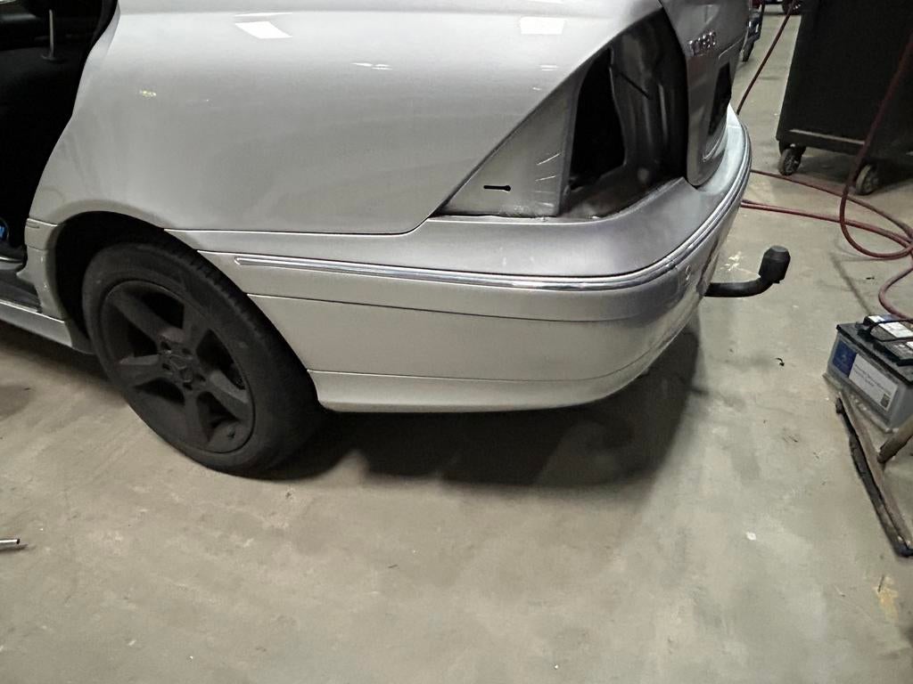 Mercedes C sedan. achterbumper met parkeersensoren, Ophalen of Verzenden, Bumper