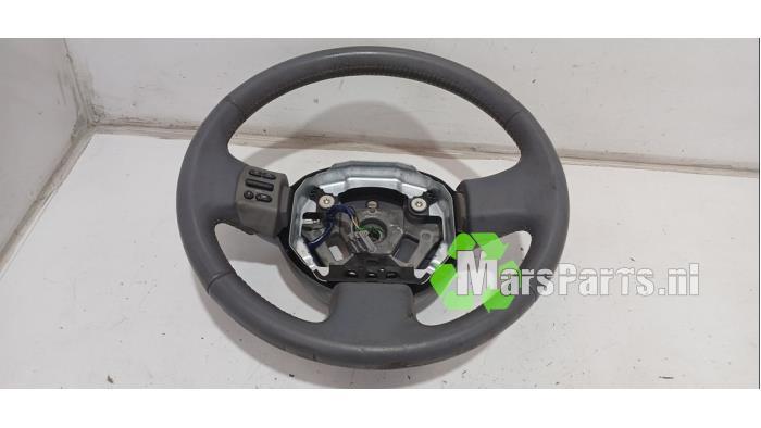 Stuurwiel van een Nissan Micra
