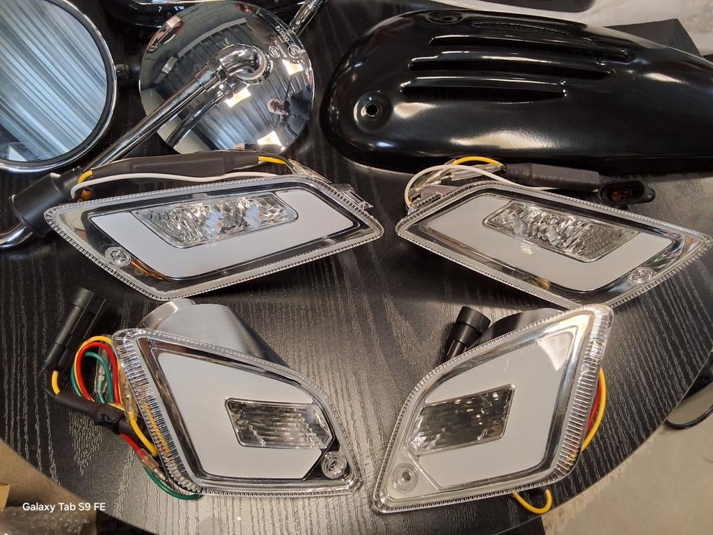 Led knipperlichten  voor & achter & accessoires, Fietsen en Brommers, Brommeronderdelen | Scooters, Ophalen of Verzenden, Nieuw