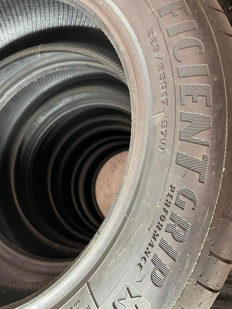“225 55 17 Goodyear. Demo. Puntjes zitten er nog op”, Ophalen, Gebruikt, 17 inch, Band(en)