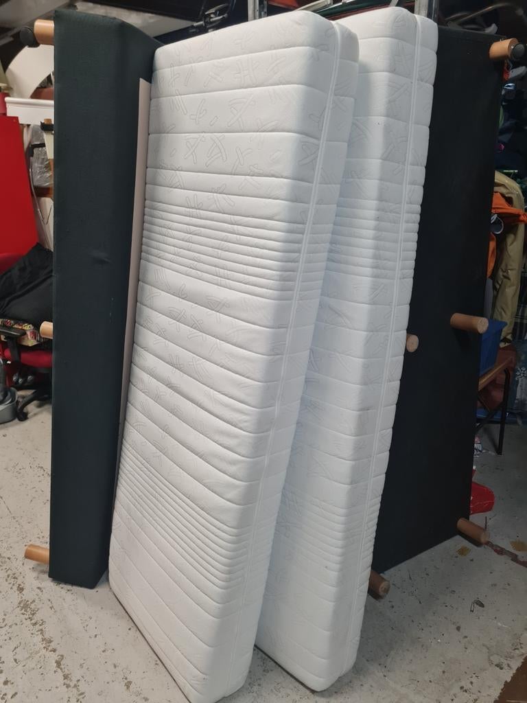 Grote partij matrassen diverse soorten en maten boxspring, Ophalen, Gebruikt, 90 cm, Eenpersoons