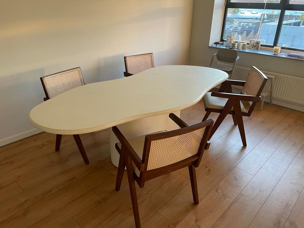 NIEUW** Organische beton ciré tafel, Huis en Inrichting, Ophalen of Verzenden, Nieuw, Vijf personen of meer