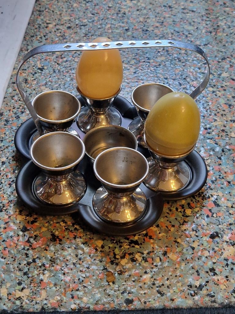 Vintage 8 Delig Eierdop set Bakelite schaaltje met hengsel, Antiek en Kunst, Ophalen of Verzenden