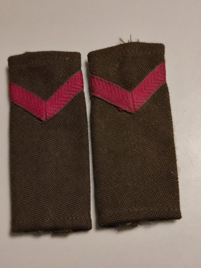 Setje rangen, Ophalen of Verzenden, Landmacht, Nederland, Embleem of Badge