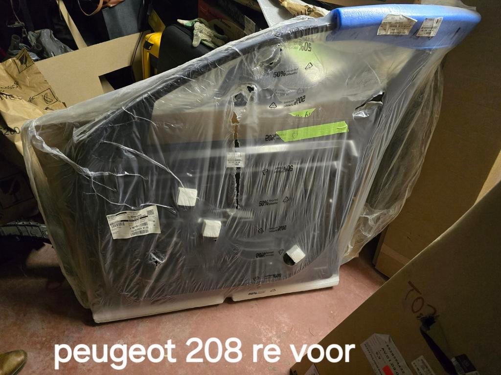 Peugeot 208 bwj 2021 voorportier nieuw, Ophalen, Deur, Rechts, Nieuw