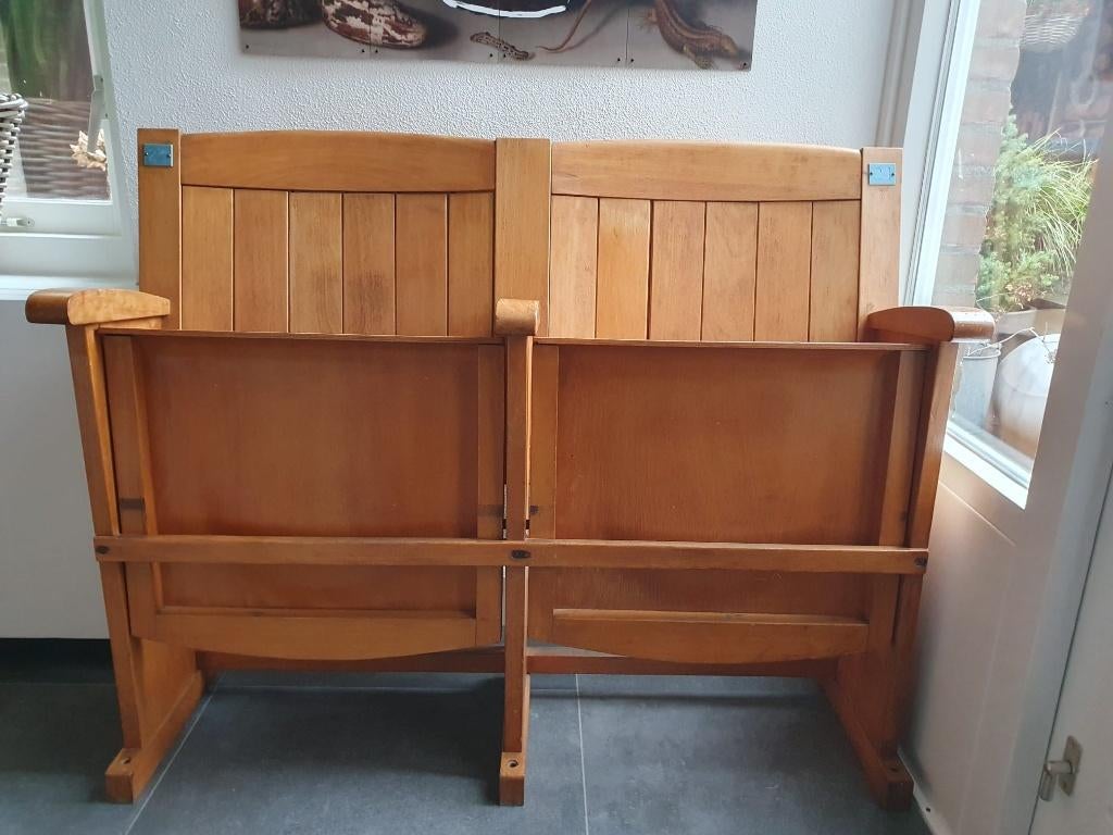 Bioscoopstoelen, Ophalen