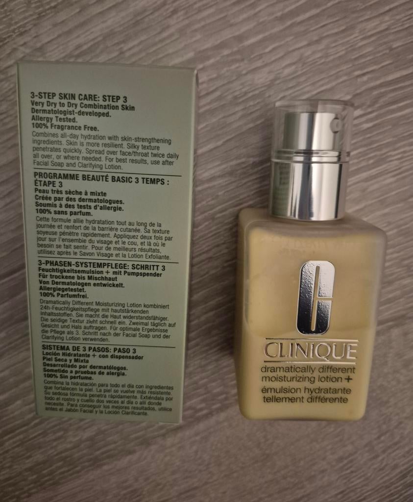 Clinique Dramatically Different Moisturizing Lotion  200 ml, Sieraden, Tassen en Uiterlijk, Uiterlijk | Gezichtsverzorging, Ophalen of Verzenden