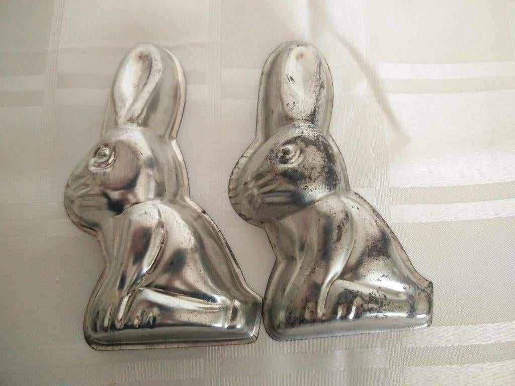2 oude bakvormen chocolade mallen haas, Antiek en Kunst, Ophalen of Verzenden