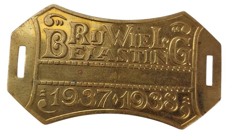 nederlandse ww2  fiets belasting plaatje, Ophalen of Verzenden, Nederland, Embleem of Badge