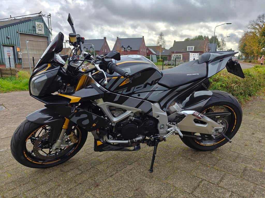 Aprilia Tuono V4R APRC SC-Project en veel carbon!, 4 cilinders, Motorrijbewijs A, Particulier, Handgeschakeld