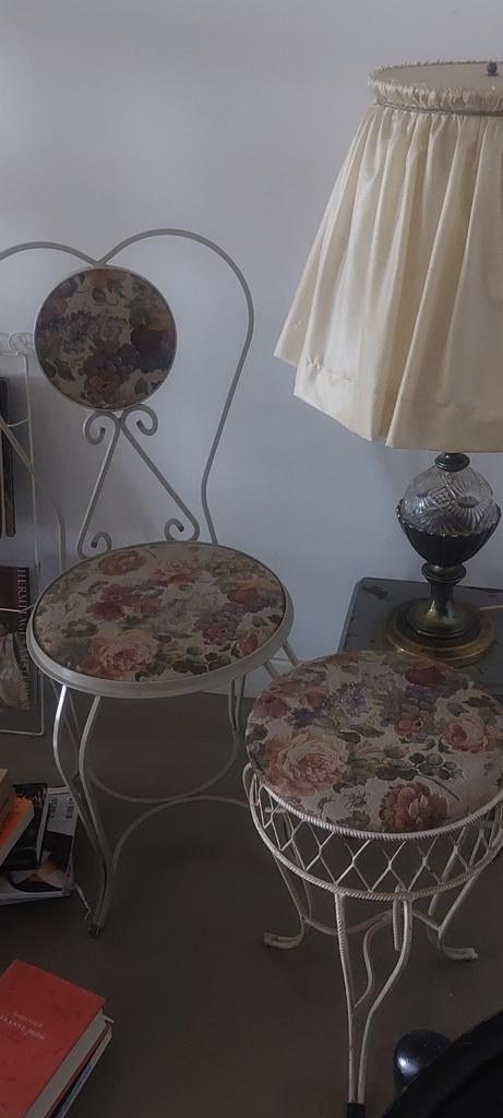 Charmant Boudoir Setje: Stoel & Krukje, Ophalen, Gebruikt, Wit, Vintage