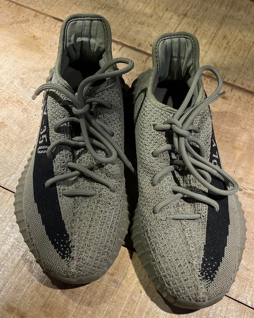 Yeezy grijs 39,5 (originele), Kinderen en Baby's, Kinderkleding | Schoenen en Sokken, Ophalen of Verzenden, Zo goed als nieuw