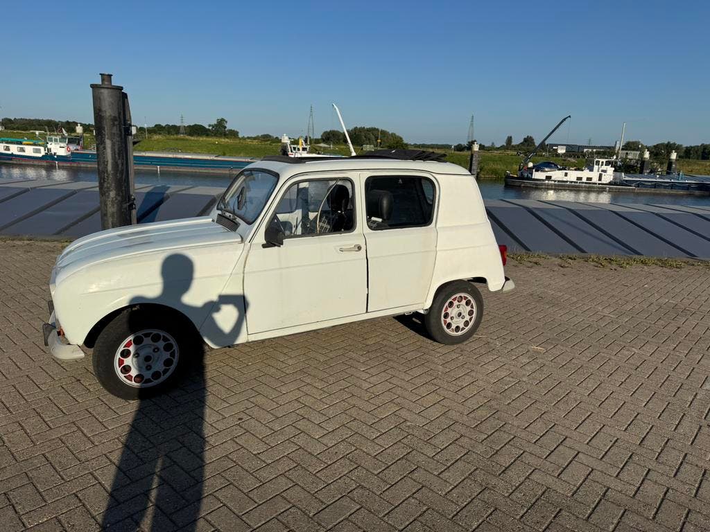 Renault 4 R4 APK APRIL 2028, foto 6