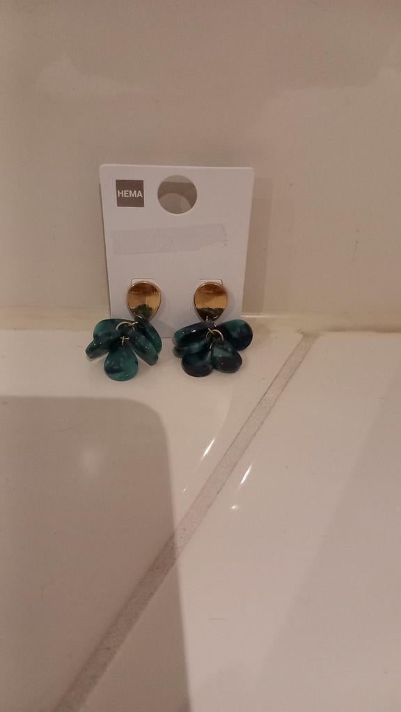 Nieuw! Hema oorbellen groen/goud, Hangers, Nieuw, Ophalen of Verzenden, Groen