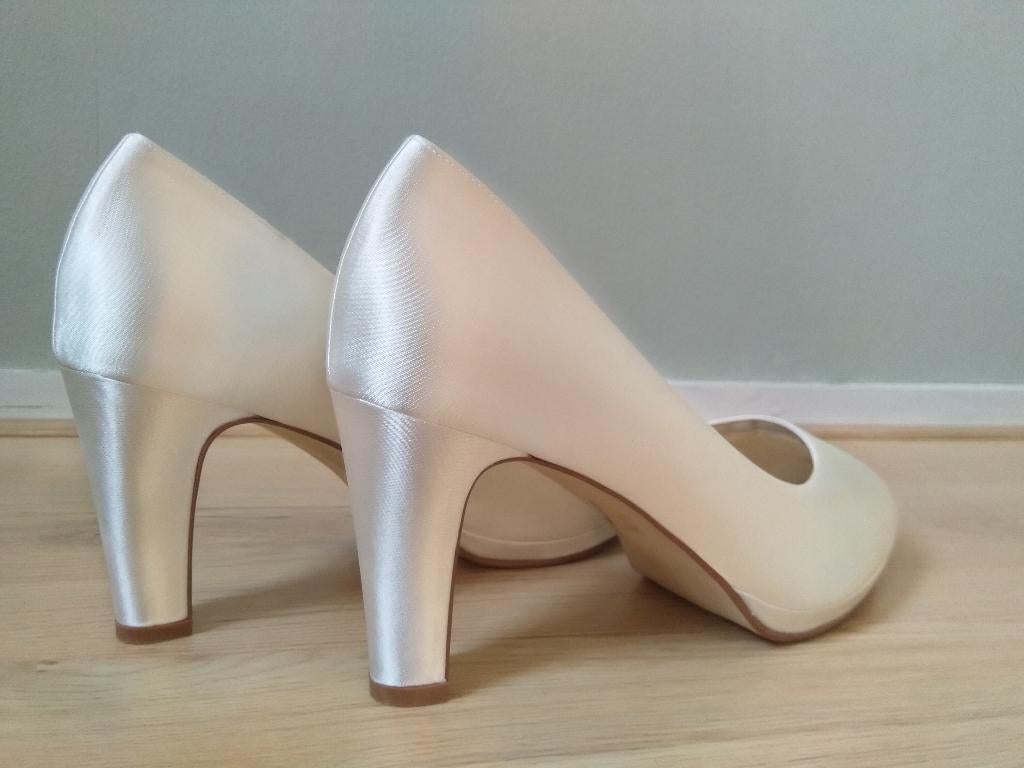 Nieuwe Rainbow Club bruidsschoenen, ivory satin, maat 41, Rainbow, Wit, Nieuw, Ophalen of Verzenden