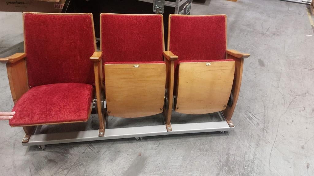 Uniek! Theater bankjes uit Lumiere Rotterdam, Ophalen