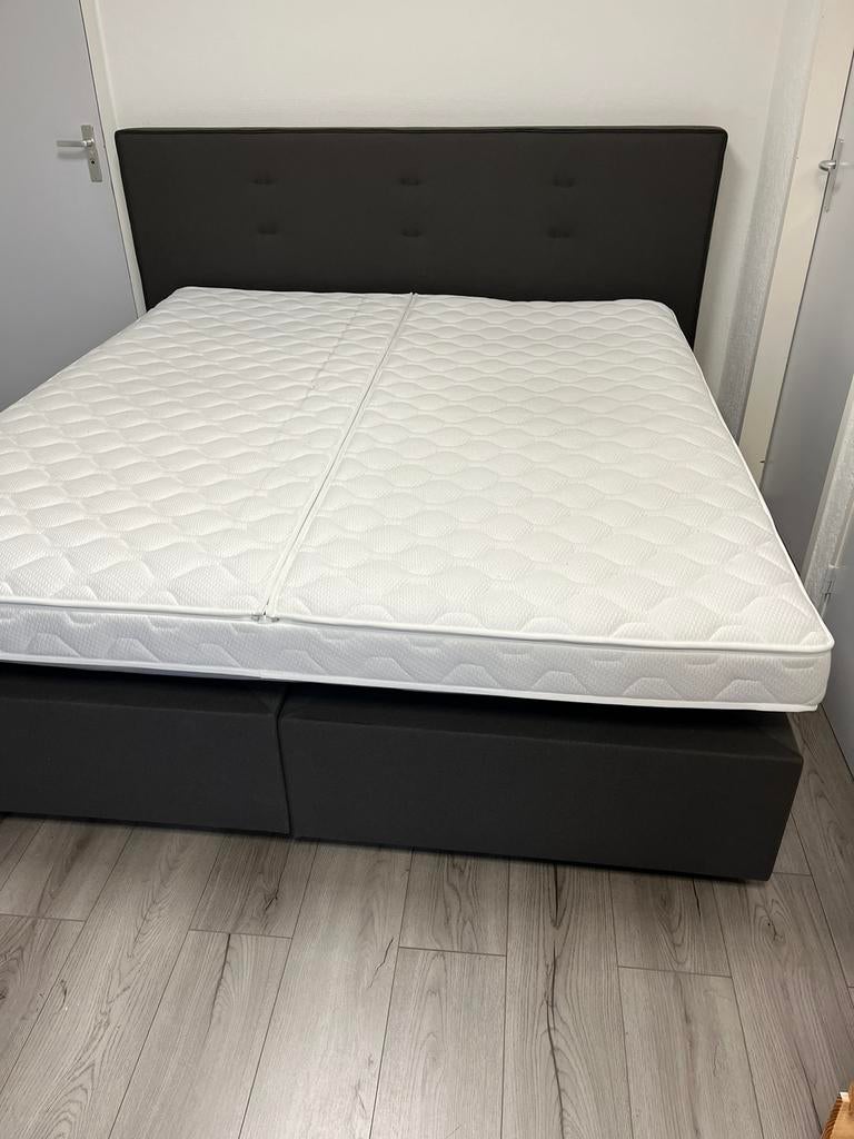 Boxspringlook waterbed 180-200 van 3295 nu 2500, Solo-systeem, Tweepersoons, Ophalen of Verzenden, Zo goed als nieuw