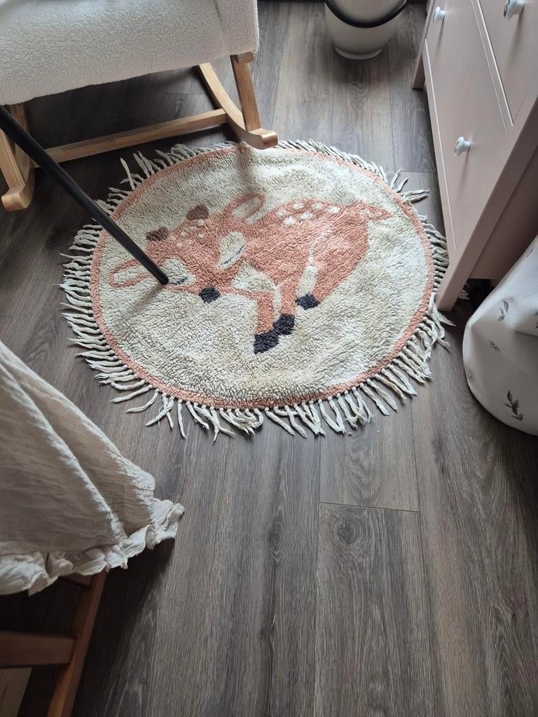 Kinderkamer tapijtje bosdieren thema hertje rond, Gebruikt, 50 tot 100 cm, Beige, Bosdieren