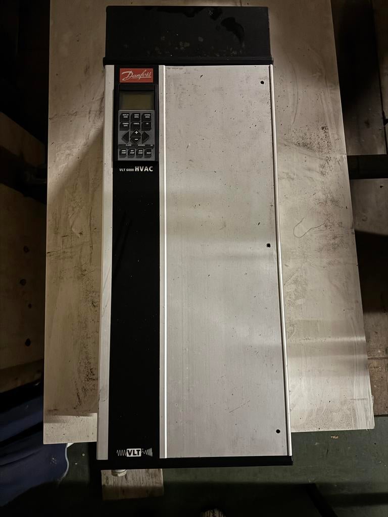 Danfoss VLT 6000 HVAC Frequentieregelaar, Doe-het-zelf en Verbouw, Elektra en Kabels, Gebruikt, Overige typen, Ophalen