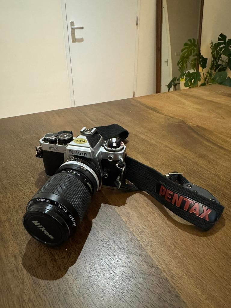Nikon FE2, Nikkor 35-105mm Lens, Audio, Tv en Foto, Fotocamera's Analoog, Ophalen of Verzenden, Refurbished, Spiegelreflex, Nikon