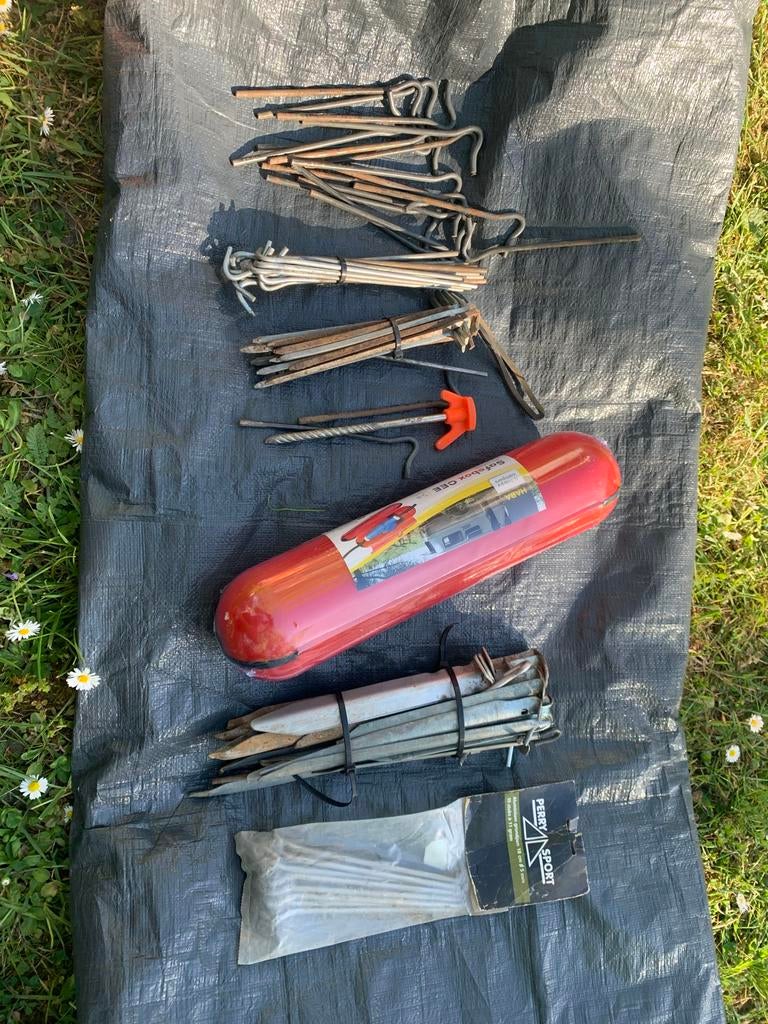 Diverse kampeerspullen: haringen, SafeBox CEE, Caravans en Kamperen, Kampeeraccessoires, Gebruikt, Ophalen of Verzenden