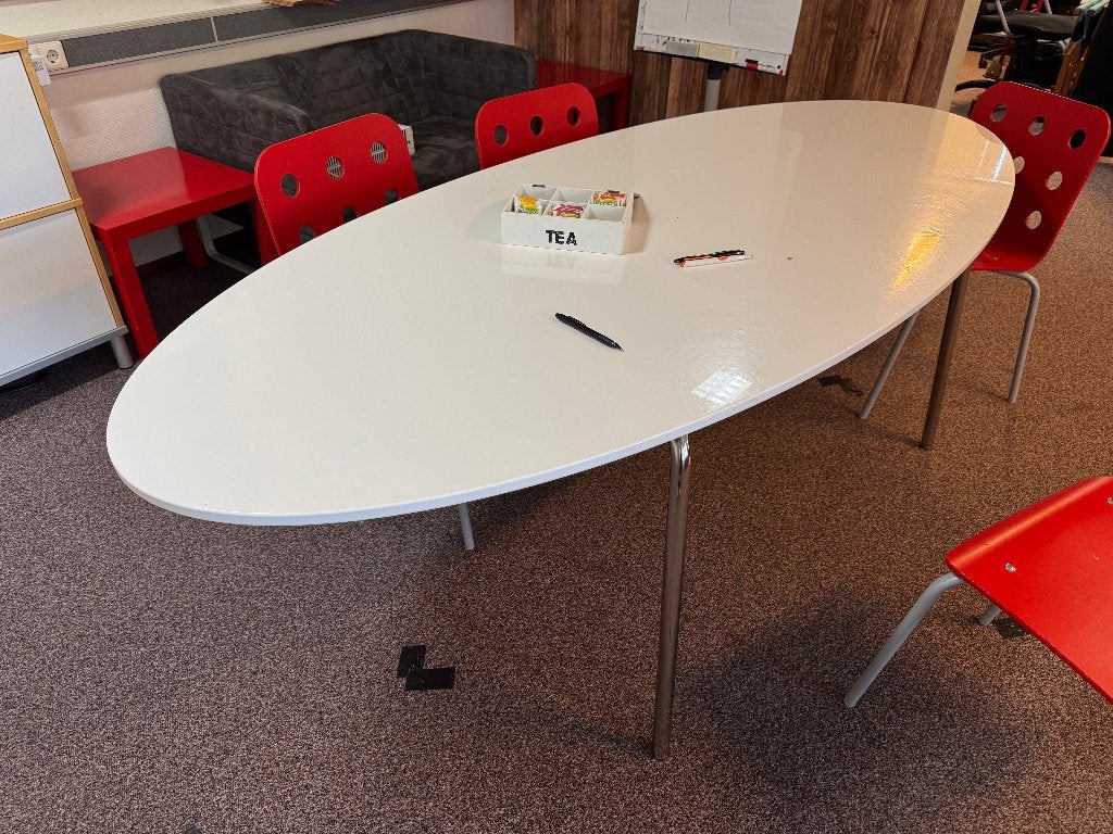 Grote witte IKEA vergadertafel / kantoortafel ovaal, Ophalen, Gebruikt, 100 tot 150 cm, 200 cm of meer