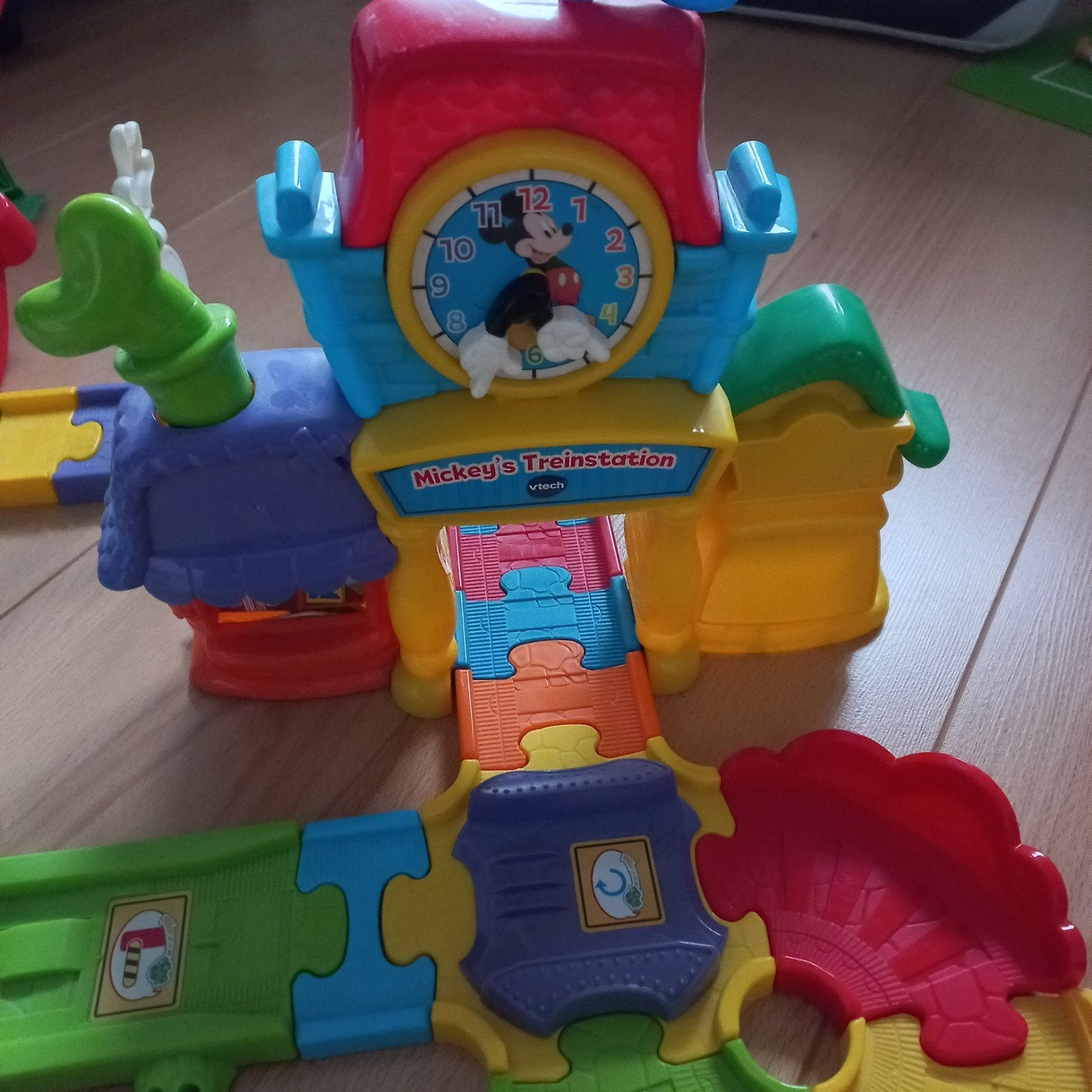 VTech Mickey's Treinstation met Mickey mouse figuur, Ophalen of Verzenden, Zo goed als nieuw, 2 tot 4 jaar