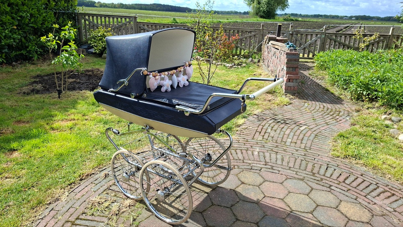 Prachtige kinderwagen, Ophalen
