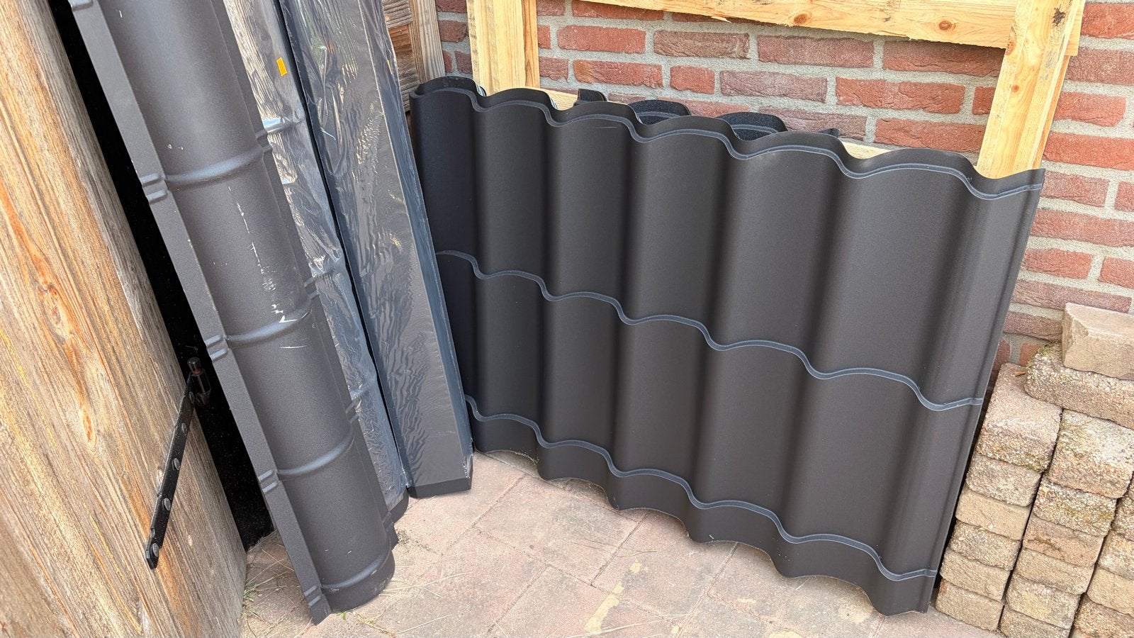 Zwarte dakpanplaten - ca 15m², Doe-het-zelf en Verbouw, Dakpannen en Dakbedekking, Zwart, Nieuw, 15 m² of meer, Metaal