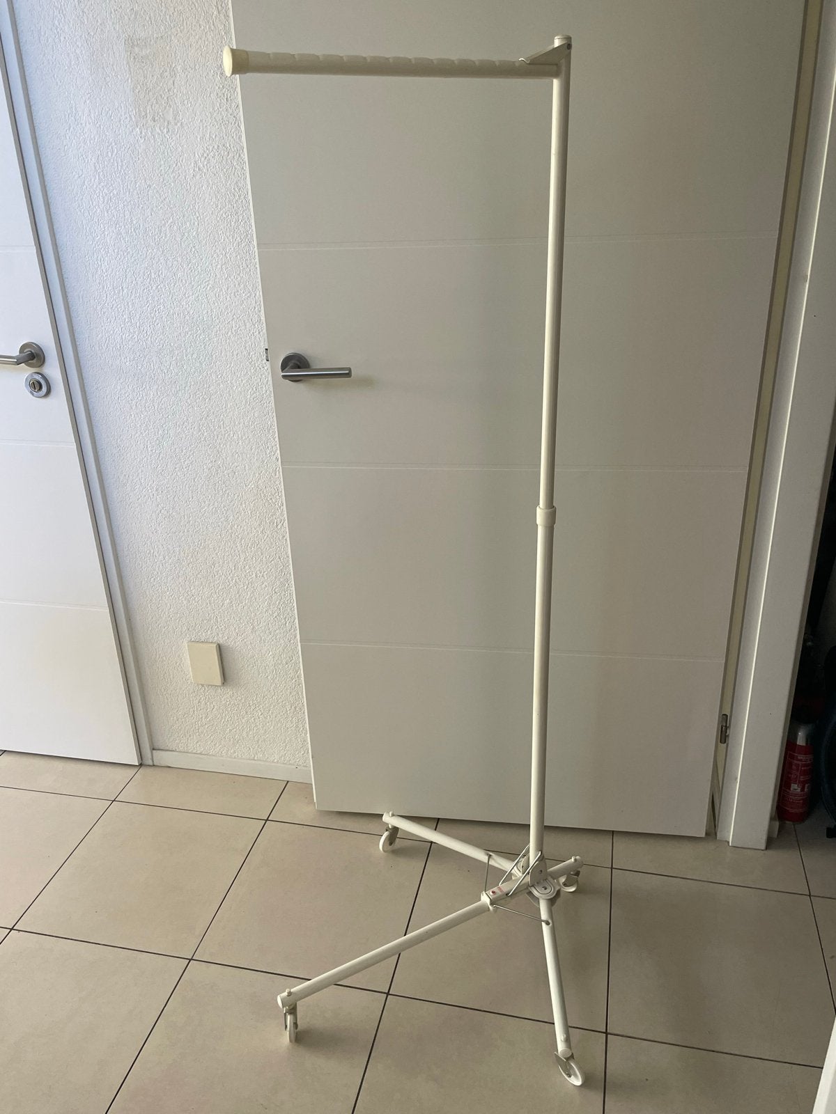 Verrijdbaar en opvouwbaar kledingrek, Ophalen, Met wielen, Gebruikt
