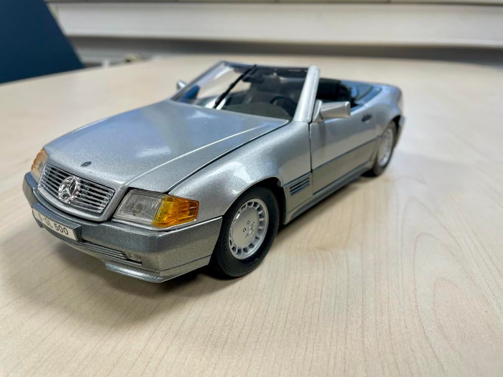 Mercedes Benz SL500 R129 1989 Maisto 1:18, Ophalen of Verzenden, Zo goed als nieuw, Auto, Maisto