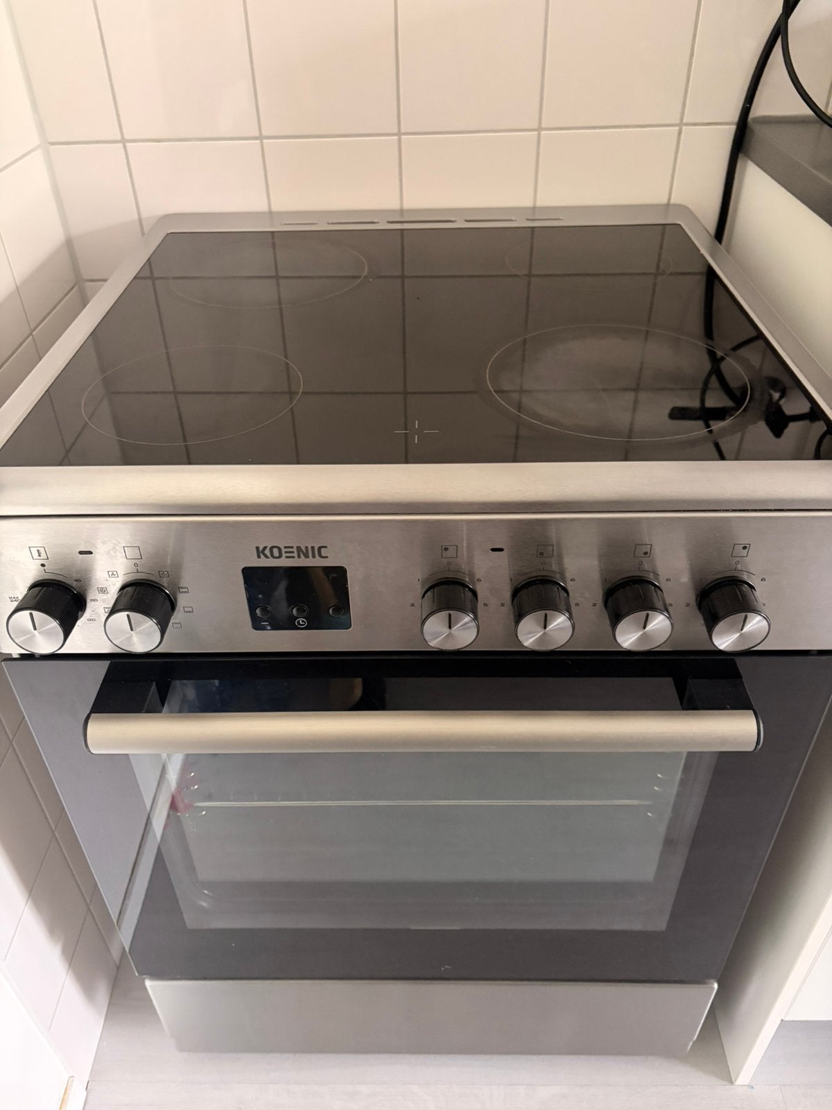 Koenic elektrische fornuis, Witgoed en Apparatuur, Fornuizen, Ophalen, Minder dan 85 cm, Hete lucht, 60 cm of meer